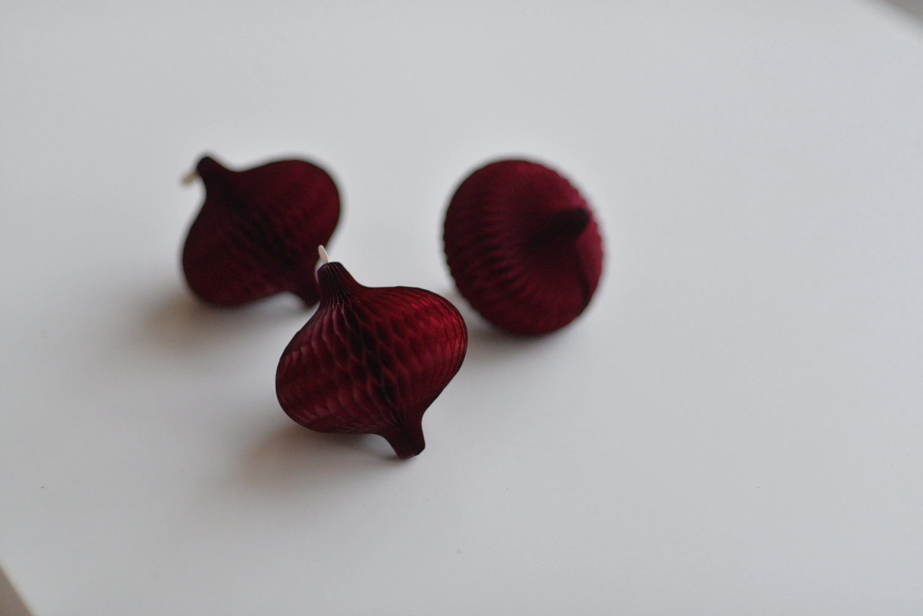 Burgundy mini paper honeycomb baubles - Christmas decorations - 3 baubles set