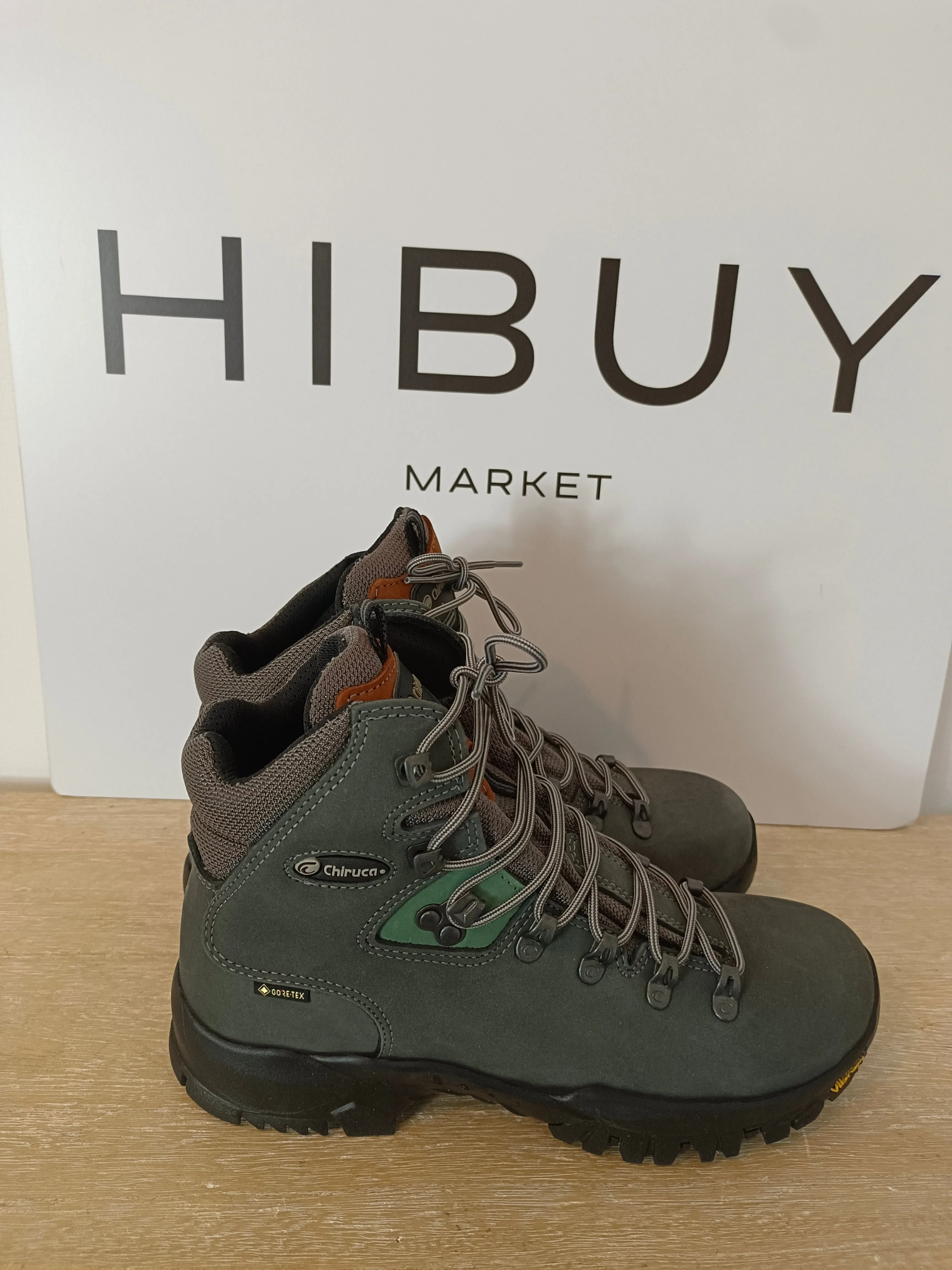 CHIRUCA. Botas de montaña y trekking T.39
