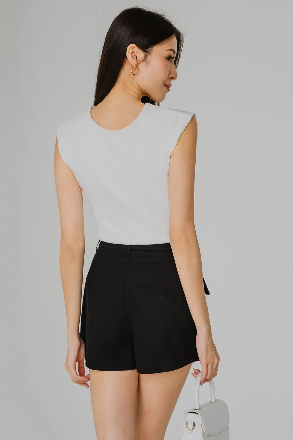 City Trekker Shorts (Black)