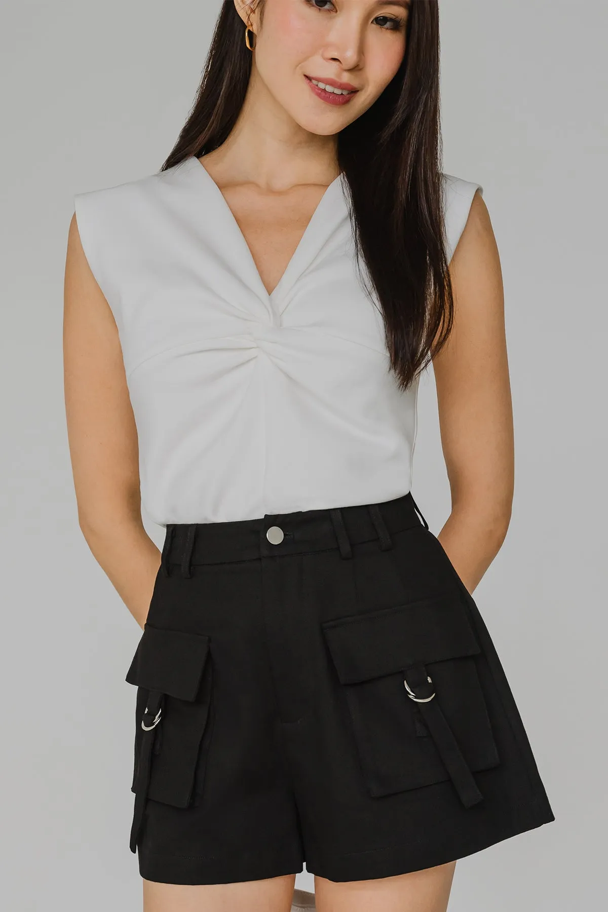 City Trekker Shorts (Black)