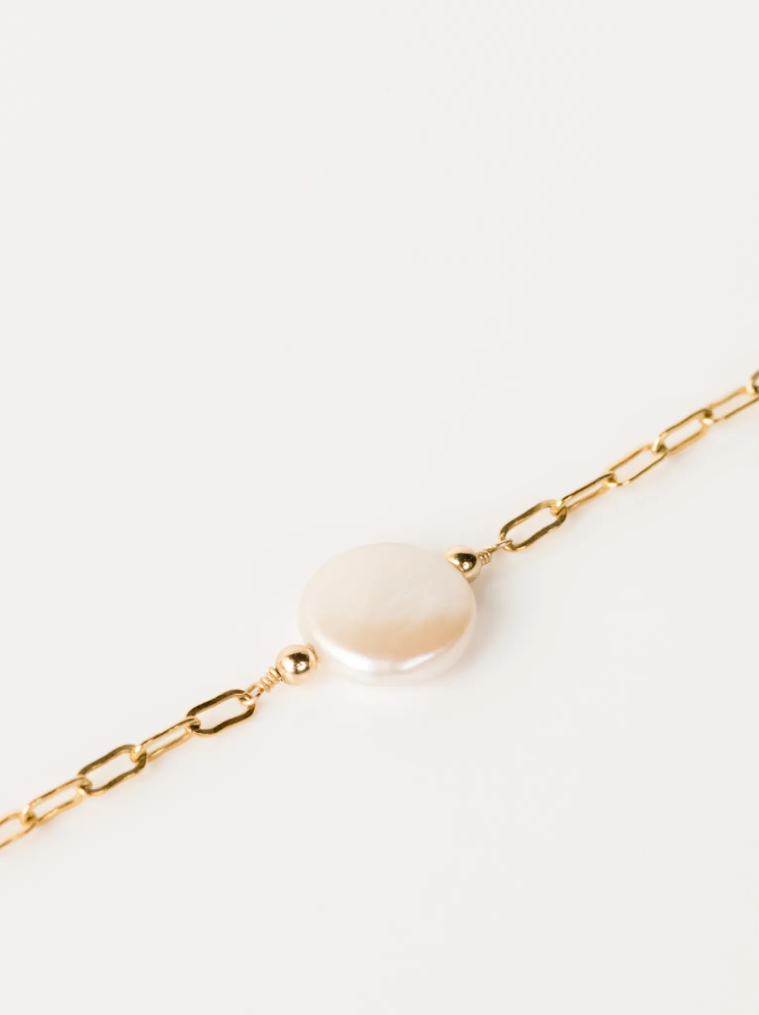 Coin Pearl Essential Bracelet