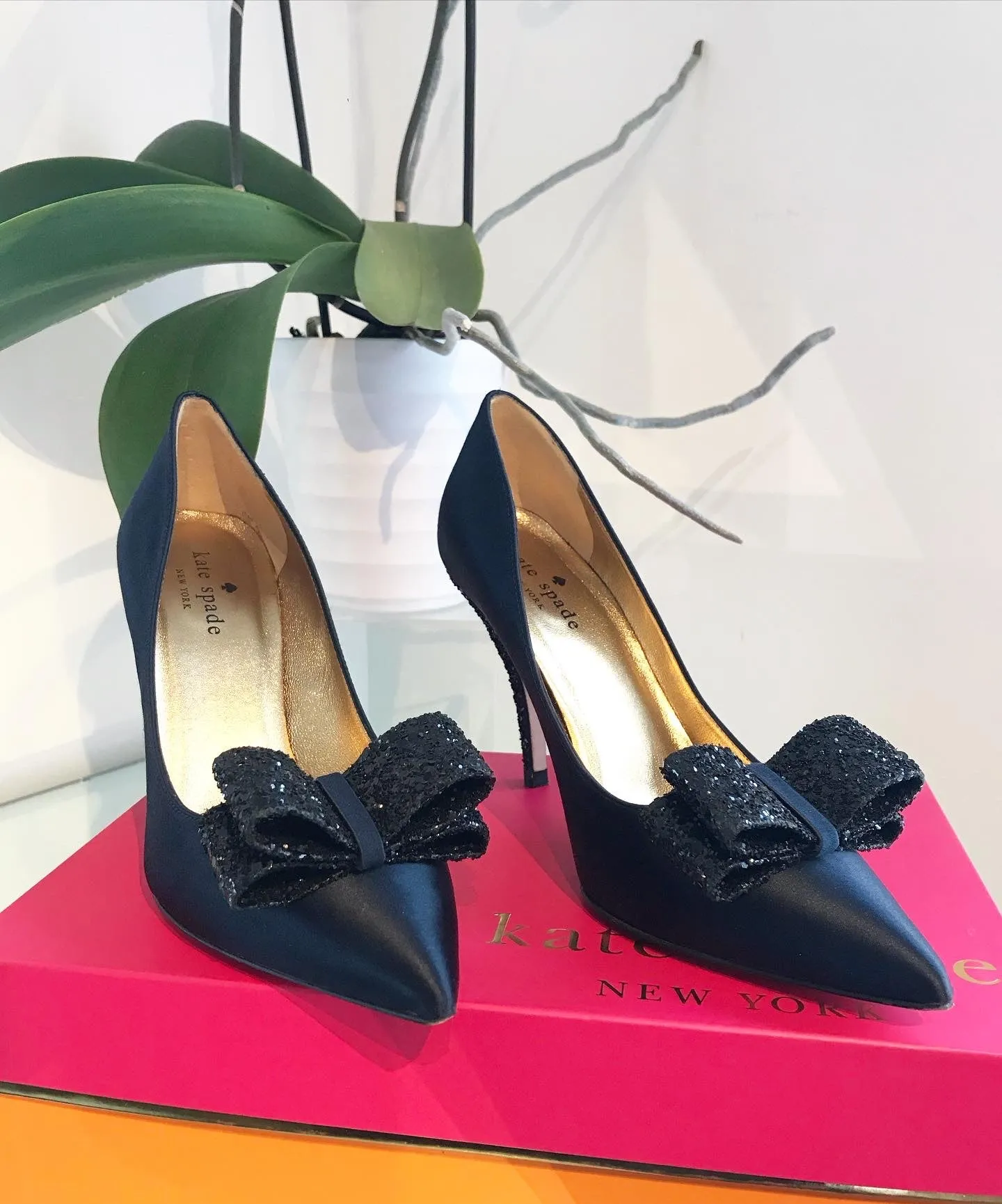 KATE SPADE Latrice Navy Satin Black Glitter Bow Pointy High Heel Pumps